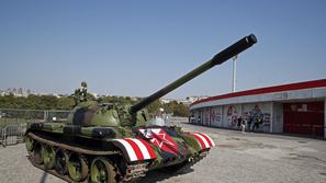 Tank, Crvena zvezda