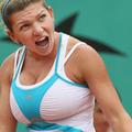 Simoni Halep   Več na: https://www.zurnal24.si/sport/pri-17-letih-zmanjsala-prsi-da-bi-postala-najboljsa-na-svetu-311254 - www.zurnal24.si