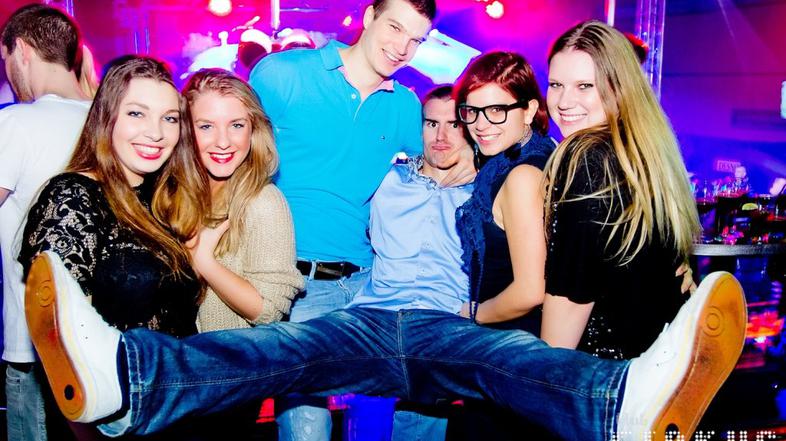 Cirkuško jamanje sredi Ljubljane