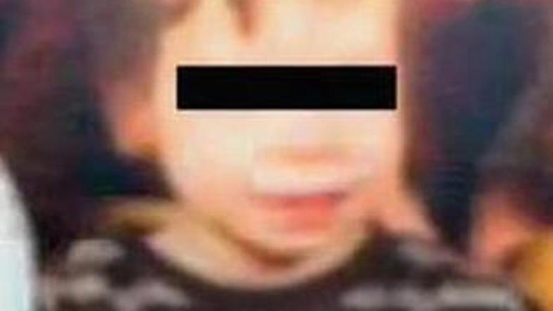 16-letni Mario E. je zadavil šestletnega brata Justina, nato je pobegnil.