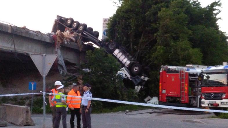 Prometna nesreča na Dolgem mostu 