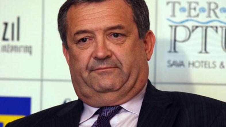 Jureta Prosena bo na mestu predsednika Plavalne zveze Slovenije zamenjal Darjan 