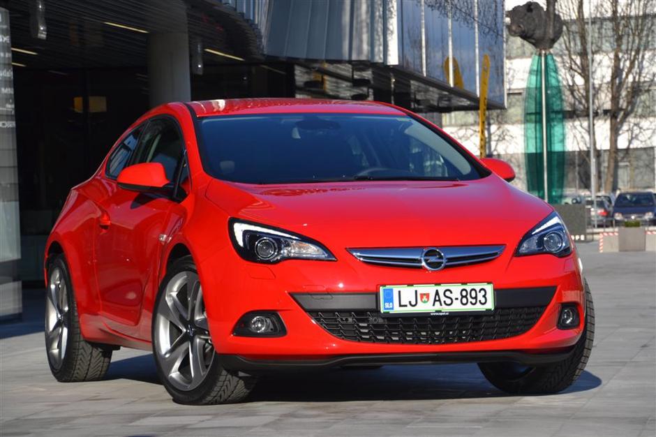 Opel astra GTC | Avtor: Gregor Prebil