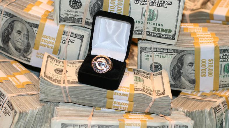 Tako nekako izgleda glavna nagrada na številnih turnirjih WSOP. (Foto: wikipedia