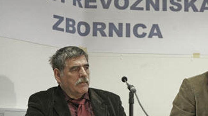 Emil Milan Pintar je povedal, da zaradi neuvedbe ABC-cestninjenja za tovornjake 