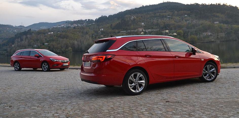 Opel astra sports tourer