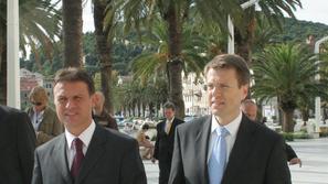 Včerajšnje srečanje Žbogarja in Jandrokovića. (Foto: MZZ)