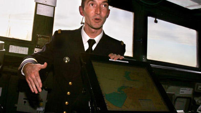 Poveljnik ladje Ludovic Poitou je predstavnikom sedme sile takole razkazoval nav