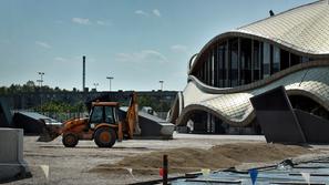 Grep ima za zunanjo ureditev na voljo še šest mesecev. Potem bo komisija opravil