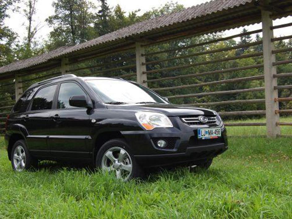 Kia je po poldrugem letu pomladila športni terenec sportage.