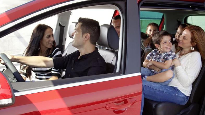 Seat alhambra otroci potniki v avtu