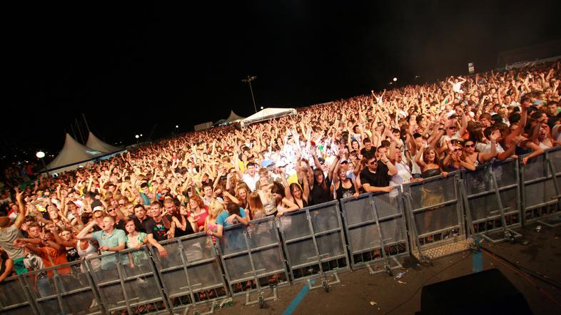 Koprska prireditev za mlade z elektronsko glasbo je bila načrtovana za 8. in 9. 