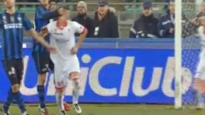 Tole boksarsko potezo Cristiana Chivuja so sodniki spregledali ... (Foto: YouTub