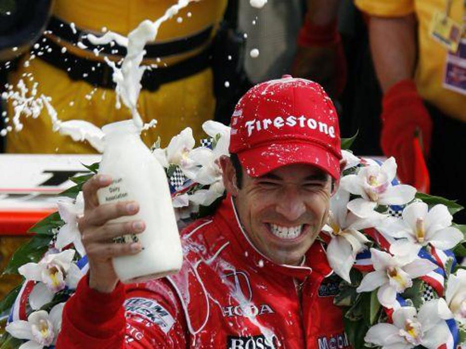 Helio Castroneves se je s tretjo zmago pridružil osmim voznikom, ki imajo na slo