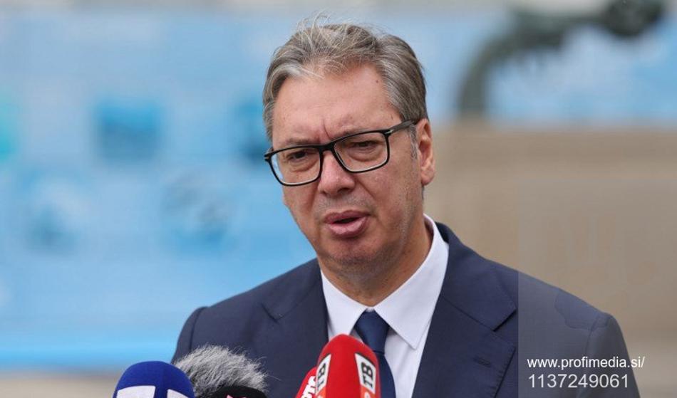 Vučić odstopil s položaja predsednika Srbije