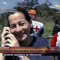 Clara Rojas govori po satelitskem telefonu s predsednikom Chavezom takoj po izpu