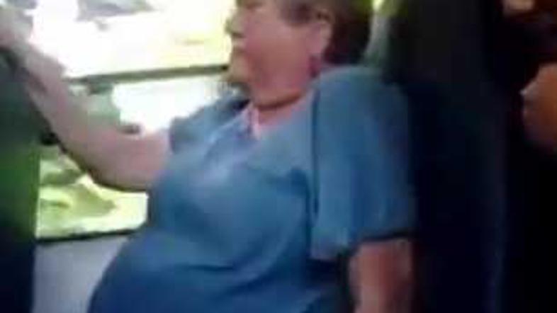 Nadlegovanje Karen Klein na šolskem avtobusu