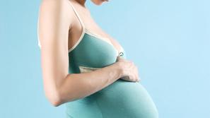 Preiskava v nosečnosti veliko pove o zdravju še nerojenega otroka. (Foto: Shutte