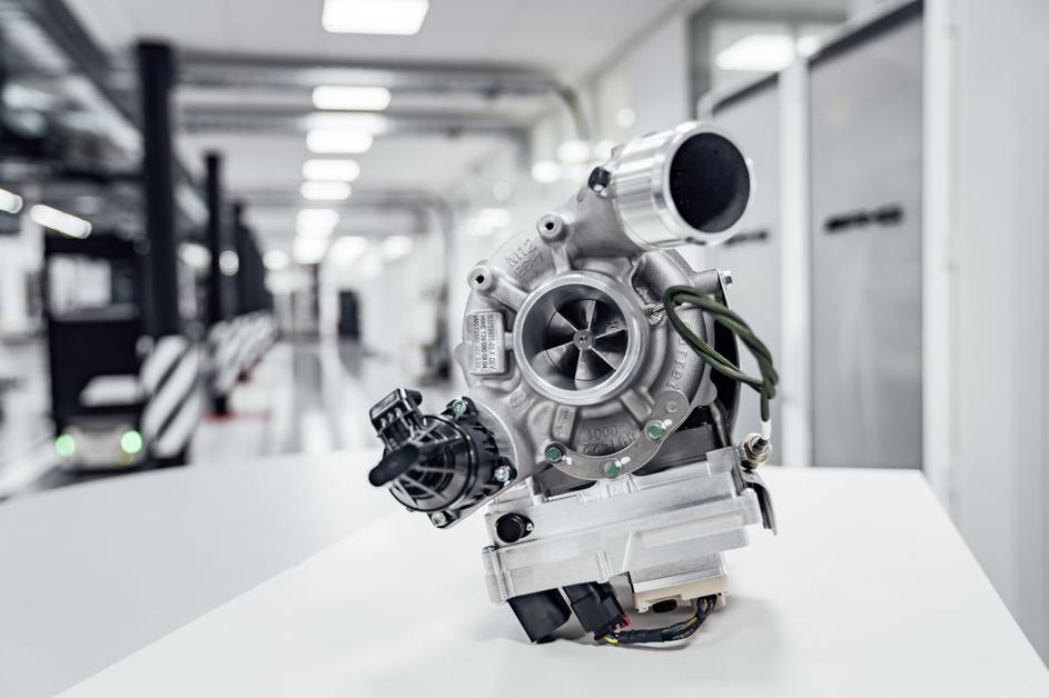 Mercedes-AMG turbo polnilnik
