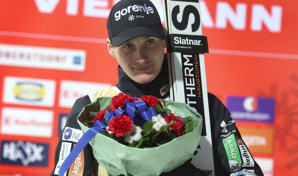 Prevc navdušil z razkritjem, zakaj ni pustil, da ga dvignejo na rame