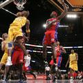Clippersi kljub prenovi moštva še vedno niso kos mestnim rivalom, Lakersom.