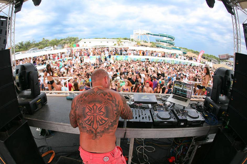 Morales na After beach festivalu v Papayi