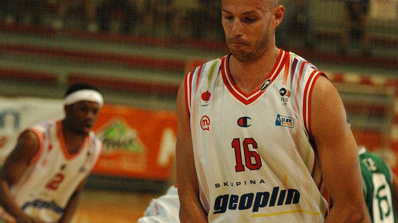 Paravinja je hitro zapustil vrste bežigrajskih Parkljev. Foto: KZS