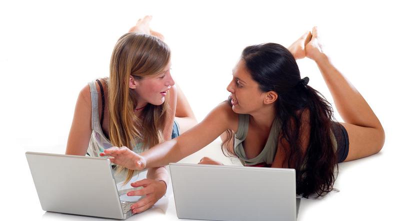 Mladina, ki odrašča v dobi interneta in družabnih omrežij, se bo težko rešila na