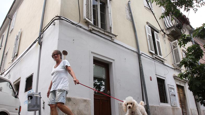 Dediči nekdanjih lastnikov gostilne Primorka na Trgu Brolo zaradi po njihovem mn