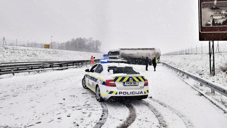 Zdrs tovornjaka na snegu