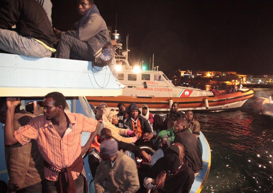 Begunci na otoku Lampedusa | Avtor: EPA