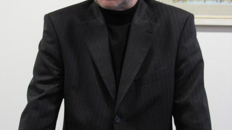 "Delavci prihajajo z nepoštenimi odločbami o prerazporeditvi in spornimi plačiln