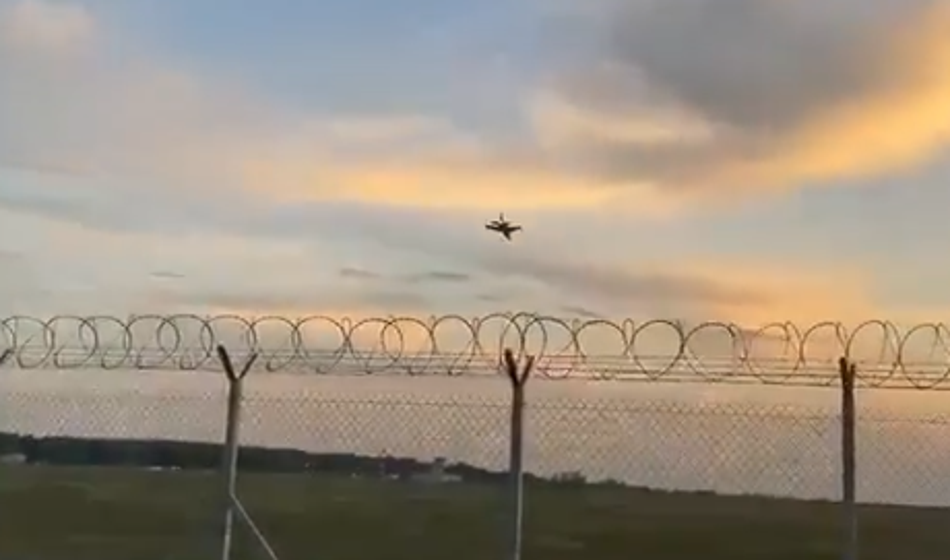 Kaj se je dogajalo v zraku? Letalo strmoglavilo, pilot umrl