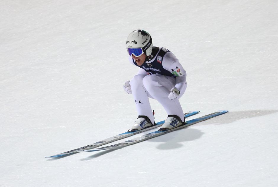 Timi Zajc poleti Oberstdorf | Avtor: Profimedia