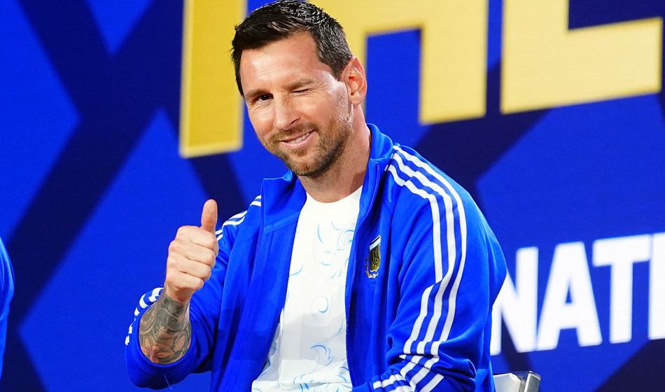 Messi nekaj ur pred finalom na SP nagovoril Argentino