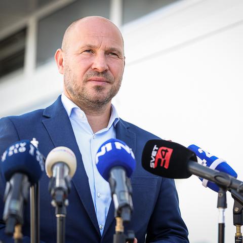 minister za infrastrukturo in energetiko Jernej Vrtovec na obisku Tesla Center Ljubljana