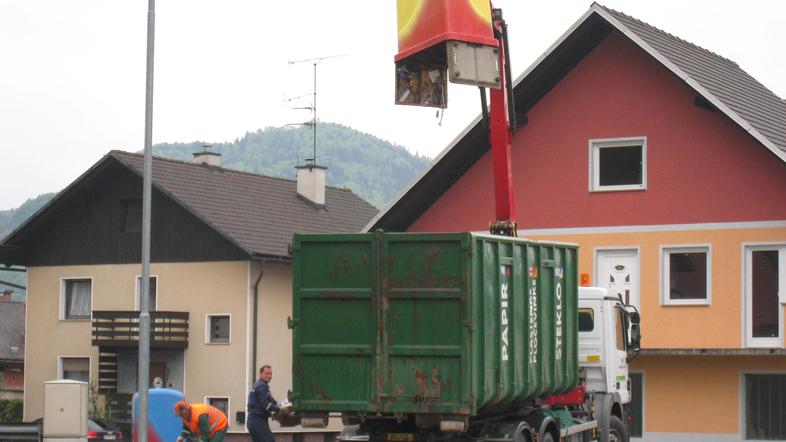 Novemu sistemu ločenega zbiranja bodo prilagodili tudi odvoz odpadkov. FOTO: Izt