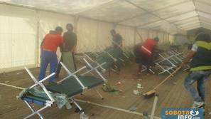 Begunci pospravljajo šotore