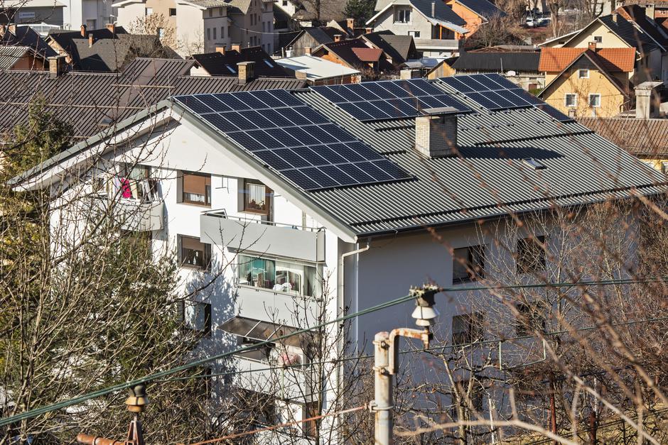 Sončna elektrarna na hiši | Avtor: arhiv Gen-i
