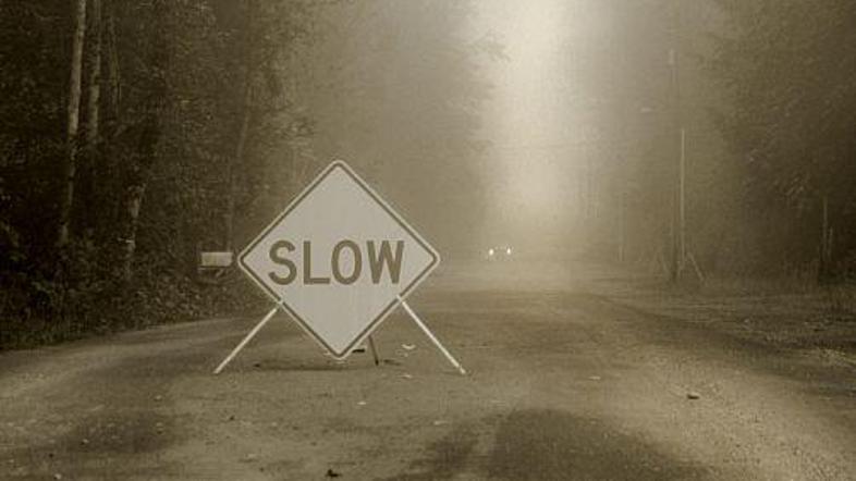 Jesen na ceste prinaša dodatne nevarnosti.