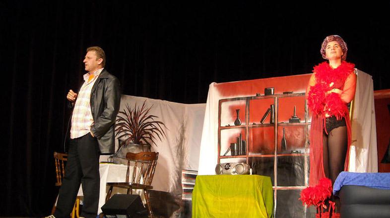 Predigra je v tej sezoni doživela 30 ponovitev, a ob vsebino so se spotaknili sa