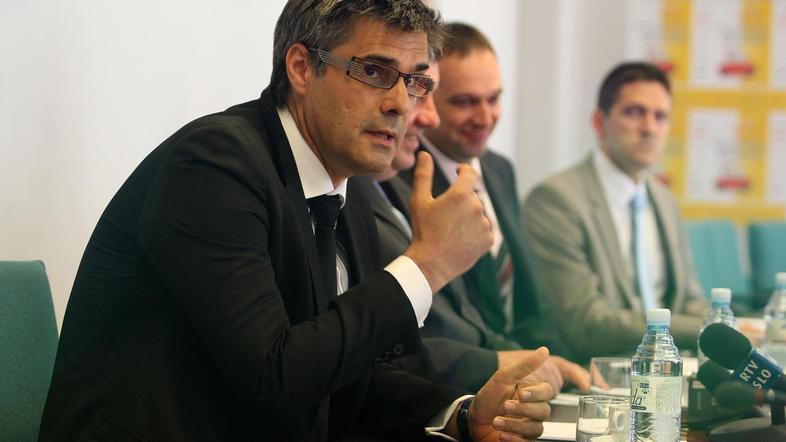 Če bi volilci podprli Dorjana Marušiča, bi po Izoli in Piranu zdravnika za župan