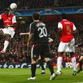 Emmanuel Adebayor je v prvem polčasu Arsenal takole povedel v vodstvo.