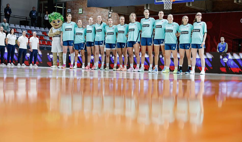 Slovenija uspešno začela pot na EP 2027