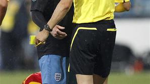 črna gora anglija rooney rdeči karton