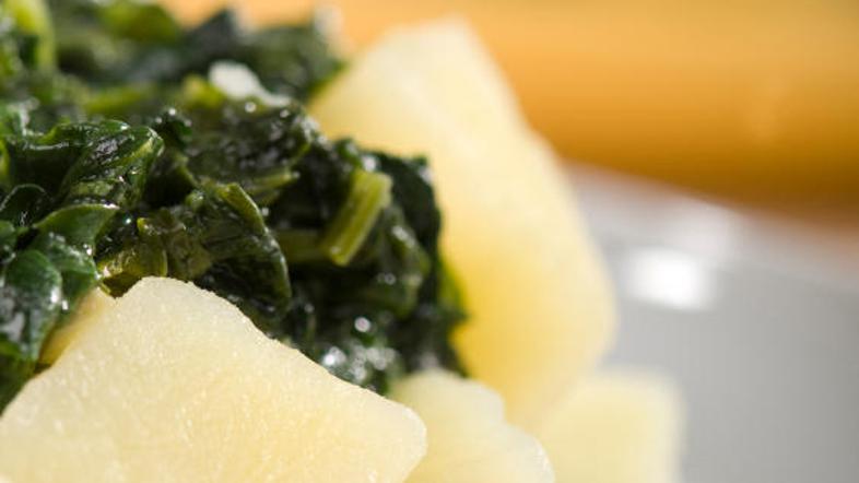 Jed lahko postrežete samostojno ali kot prilogo.