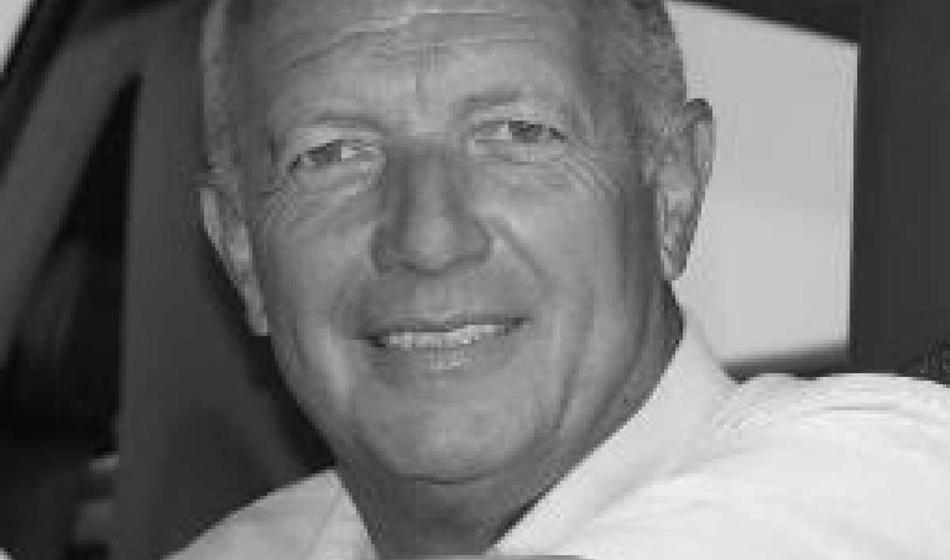 Umrl legendarni avtomobilski novinar Martin Česenj