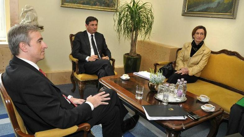 Očitno tožilci, policisti in minister večino stvari izvejo iz medijev. (Foto: An