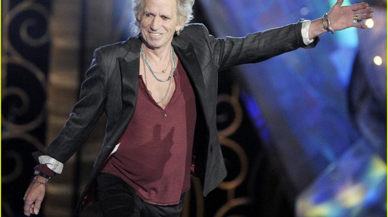 scena 23.03.10, LOS ANGELES, CA - OCTOBER 17:  Musician Keith Richards accepts t