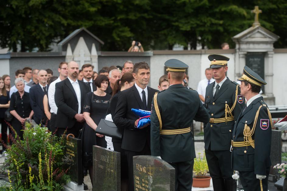 pogreb prvega predsednika Slovenske kmečke zveze Ivana Omana